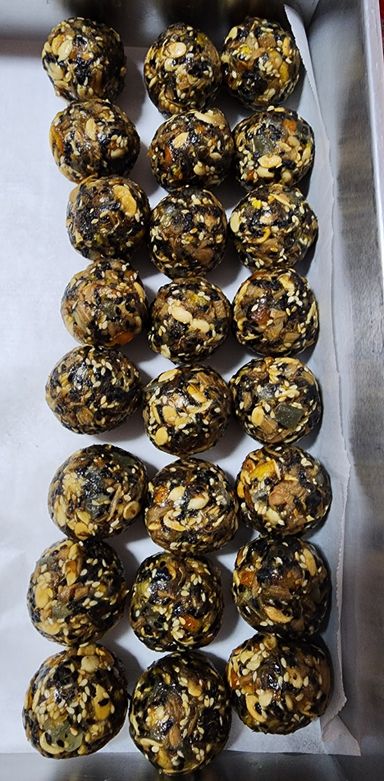 Traditional teochew preserved mustard mooncake!