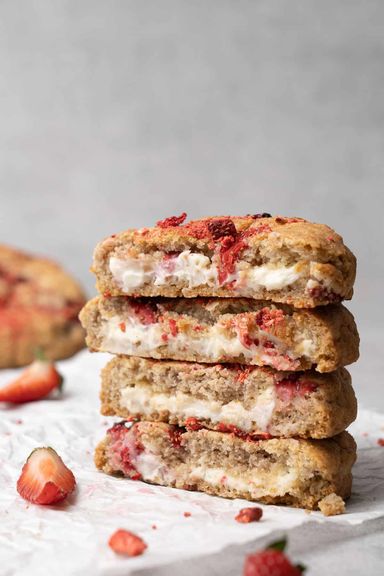 Strawberry Cheesecake Cookie