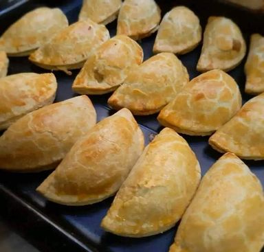 Baked meat pies 