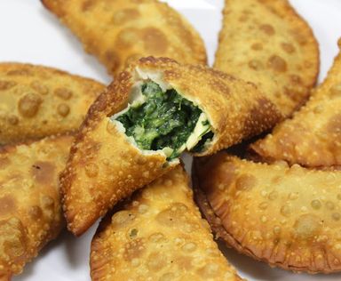 Dos Docenas Mini-Empanadillas de Espinaca