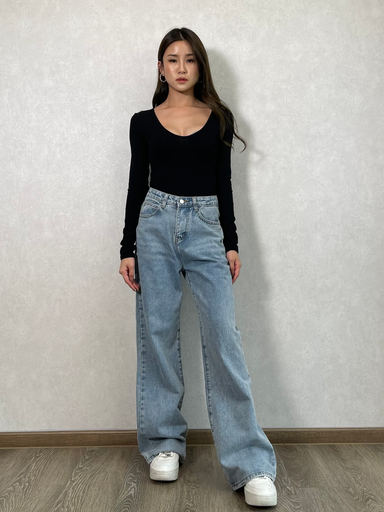 *PREMIUM* BOYFRIEND JEANS (LIGHT-WASH)