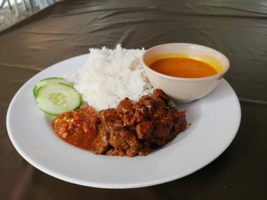 Nasi Kukus Daging Masak Hitam