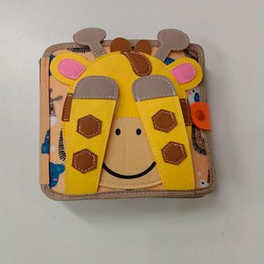 Giraffe Busy Book - B009