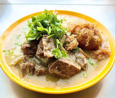 Beef Ribs with Noodles Soup 