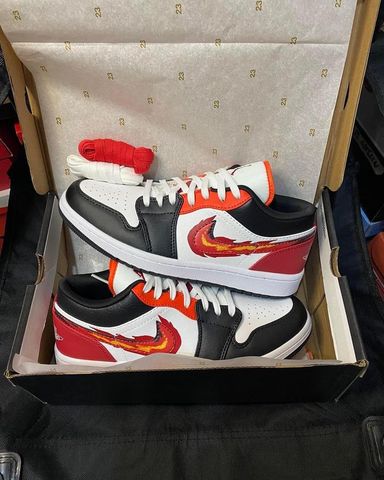 Jordan 1 low "Swoosh Flames"