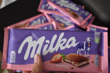 MILKA STRAWBERRY