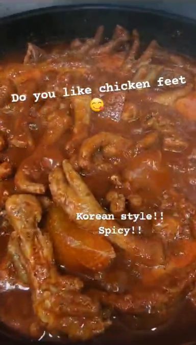 매콤국물닭발(spicy chicken feet)