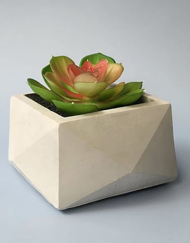 Pots & Artificial plant - Model 4