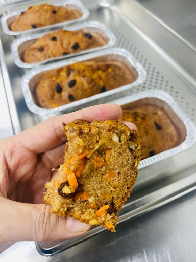 6-inch Classic English Carrot Cake Loaf < 4 loaves 