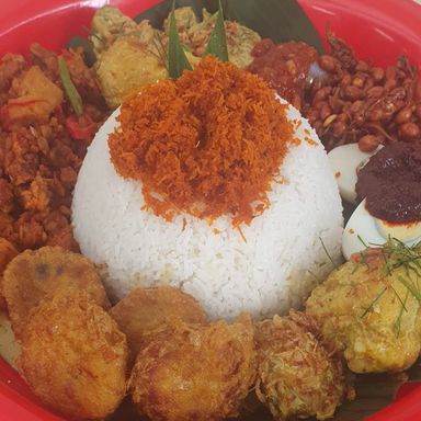 Nasi Ambeng Dulang (Serving for 4)