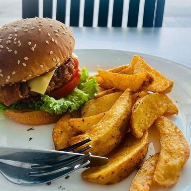 Pork Bacon Cheese Burger  猪肉培根汉堡