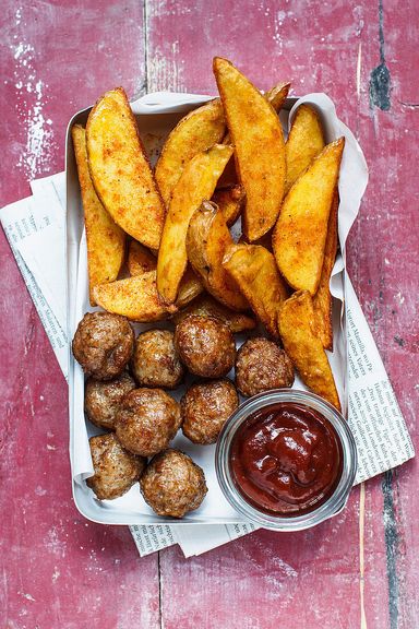 Cheesy Potato Wedges Meatball