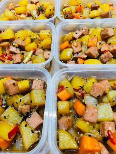스팸 감자조림 Stir fried potatoes with spam