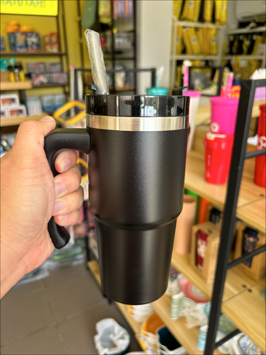 Tumbler with straw and handle