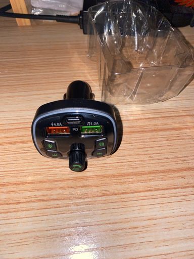  Bluetooth FM Transmitter/ USB Car Charger