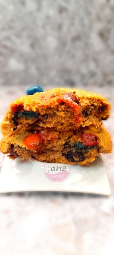 TRIPLE "M" COOKIES: M&M & MARSHMALLOW - 6 pack