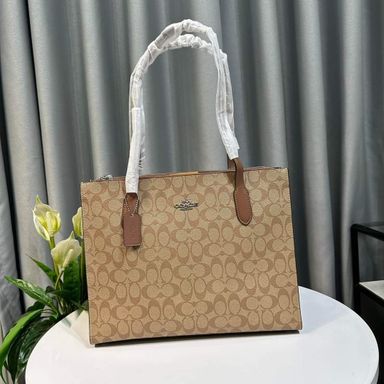 Nina Carryall