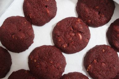 Red Velvet White Choc Cookies 