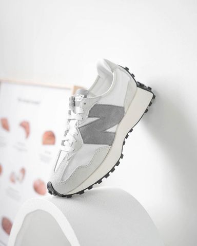 New Balance 327 Trainers in "Grey Rain Cloud"