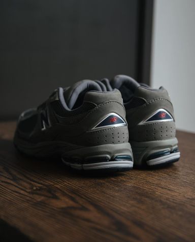 New Balance 2002R Light Grey