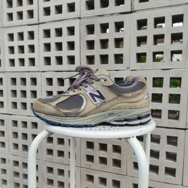 New Balance 2002R in "Light Grey" (ML2002RA)