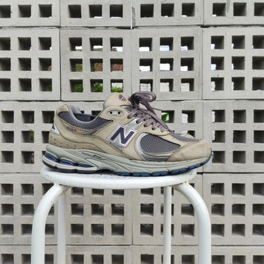 New Balance 2002R in "Light Grey" (ML2002RA)