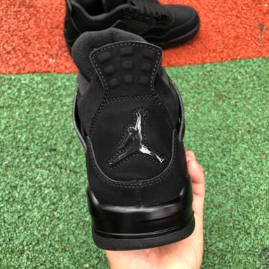 Air Jordan 4 Retro ‘Black Cat’