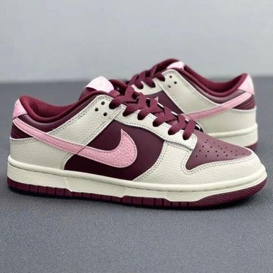 Nike Dunk Low PRM "Valentine's Day"