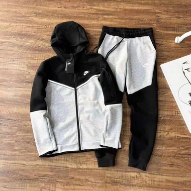 NIKE TECH FLEECE