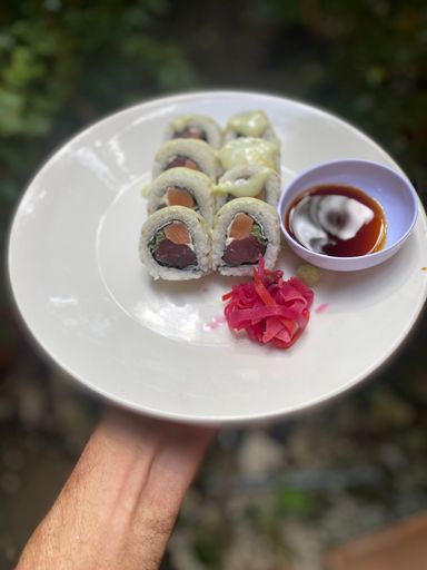 New Saumon Tuna Roll 