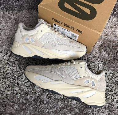 Yeezy Boost 700 Analog