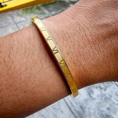 2mm Roman Numeral Bangle