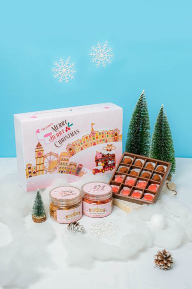 MERRY BERRY CHRISTMAS HAMPERS