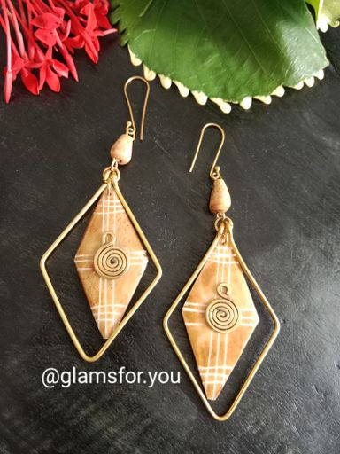 Bone Earing Design