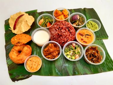 Premium Banana Leaf Set C (Red Rice with 5 Veggies & Dhal) 