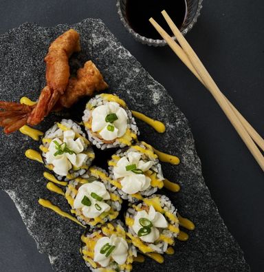 Tempura prawns maki roll