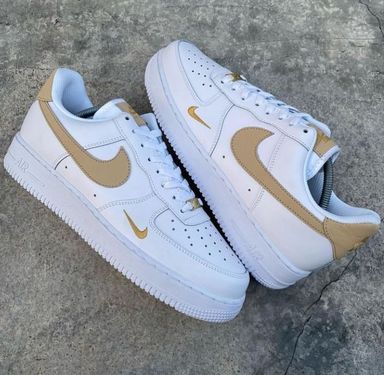 Nike Air Force 1 "Essential"