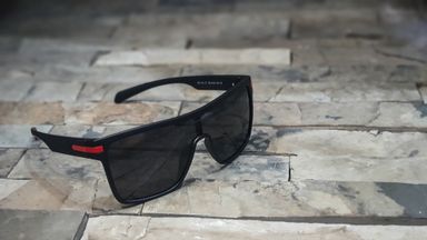 Black Red Stripe Polarized 