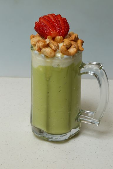 Avocado Milkshake عصير الأفوكادو