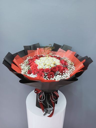 Roses and Ferrero Bouquet