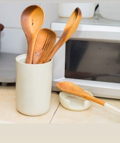 Kitchen storage containers 