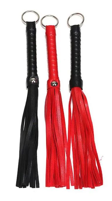 Flirting Iron Ring Black Red Whip