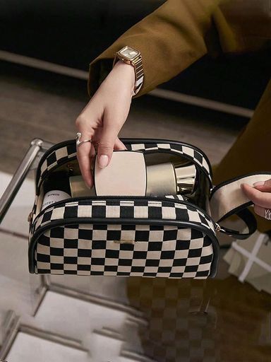 Large Capacity Cosmetic & Makeup Bag - Checkered