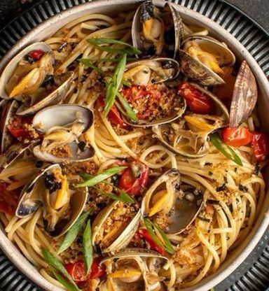 Spaghetti Butter Chili Clams