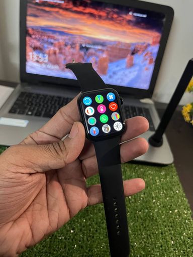 SERIES 7 SMARTWATCH