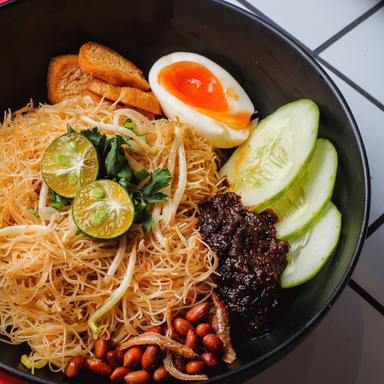 Fried tomyam beehoon