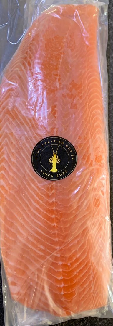 Full pinned Norwegian Salmon Side +- 1.5kg