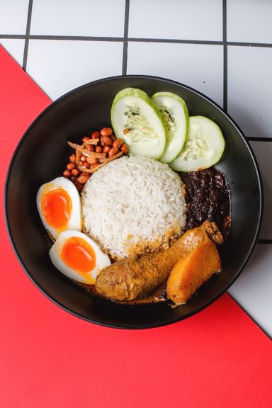 Nasi lemak curry chicken