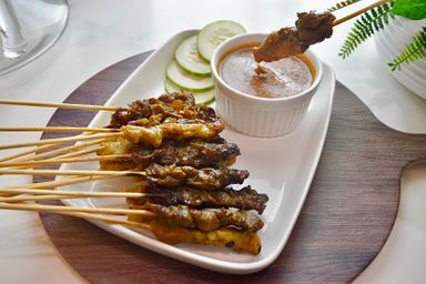 RT DOLLAH’S SATAY SALAI WITH PEANUT SAUCE