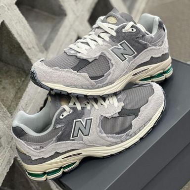 New Balance 2002R Grey